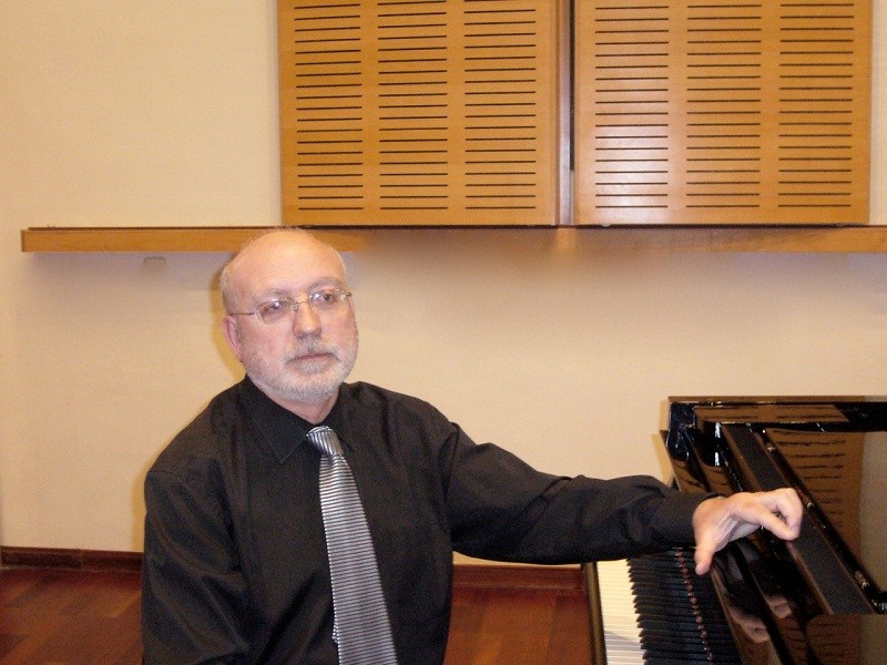 José Miguel Moreno Sabio (piano)